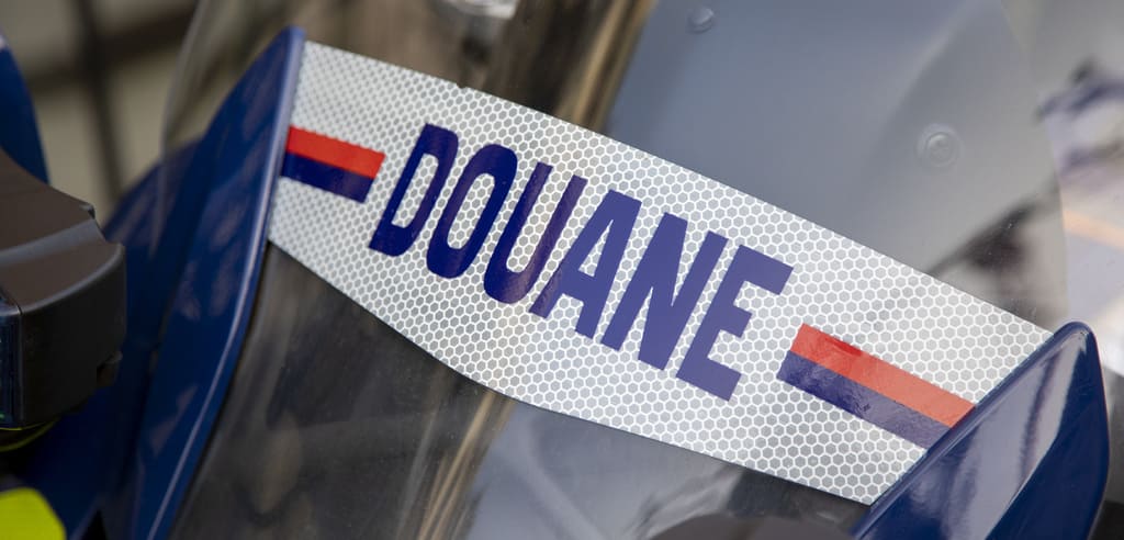 rejoindre la douane
