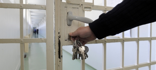 Devenir surveillant pénitentiaire