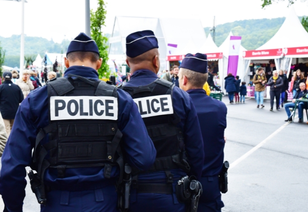 Policiers adjoint